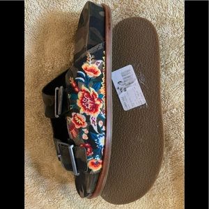 Johnny Was embroidered buckle slide